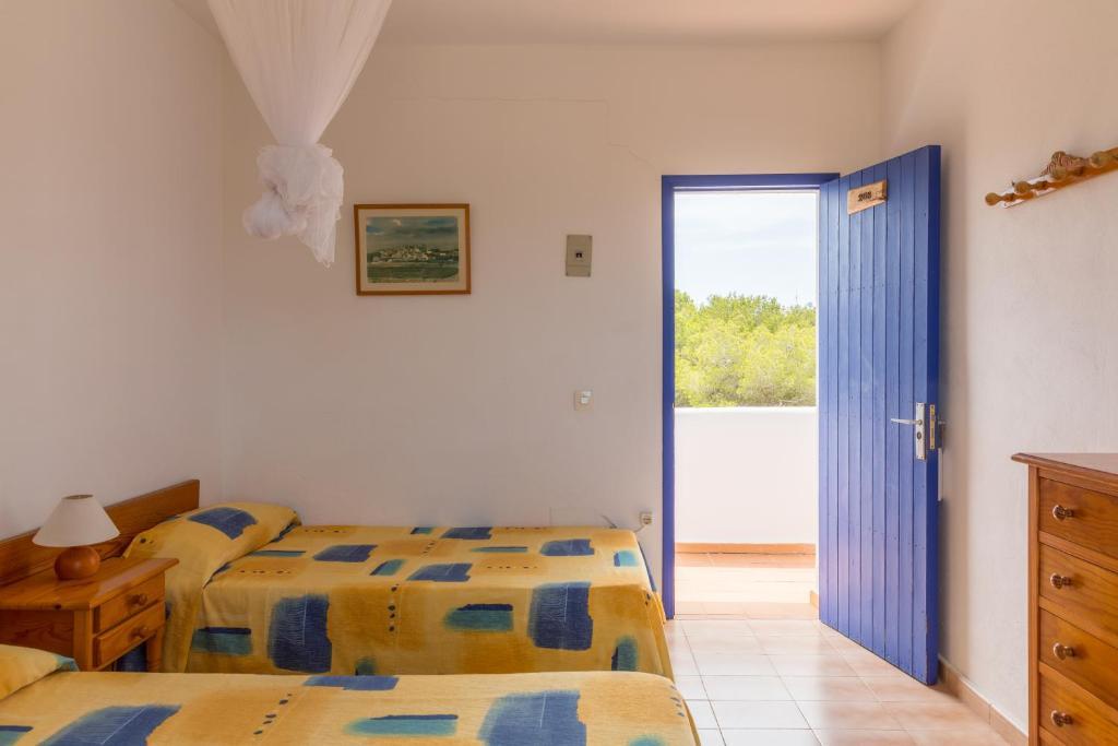 Hostal Mayans Es Pujols Exterior foto