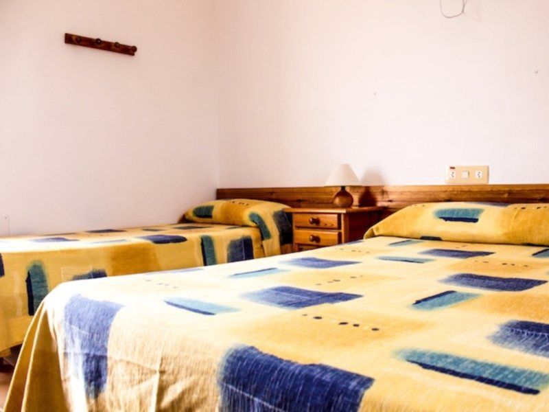 Hostal Mayans Es Pujols Exterior foto